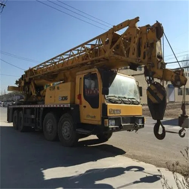 武江吊车怎么吊装挖掘机